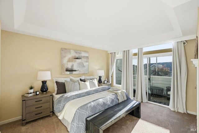 2125 Stonefield Ln, Santa Rosa, CA 95403