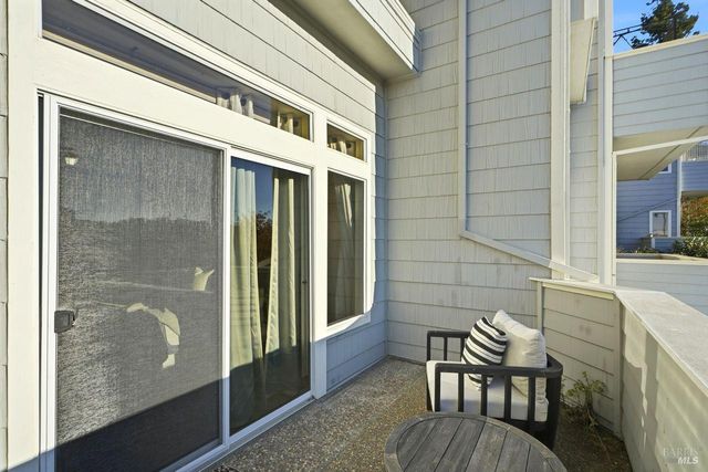 2125 Stonefield Ln, Santa Rosa, CA 95403