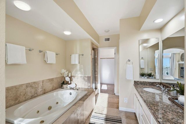 2125 Stonefield Ln, Santa Rosa, CA 95403