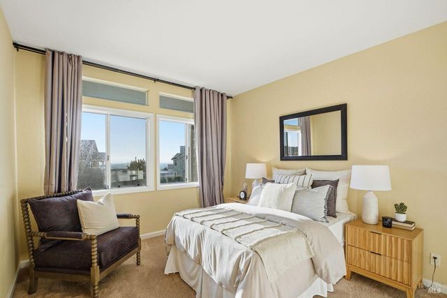 2125 Stonefield Ln, Santa Rosa, CA 95403