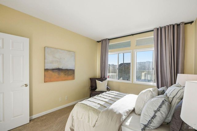 2125 Stonefield Ln, Santa Rosa, CA 95403