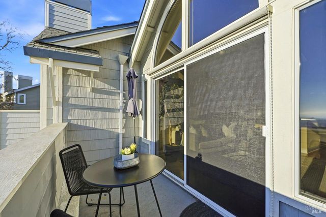 2125 Stonefield Ln, Santa Rosa, CA 95403