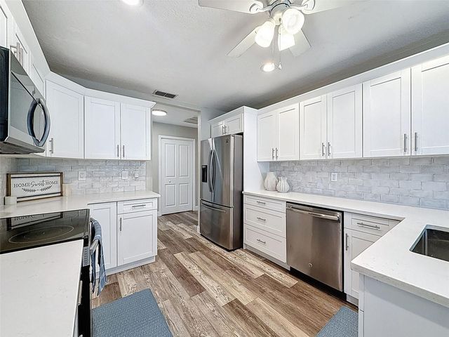 3711 ERIN BROOK DR, New Port Richey, FL 34655