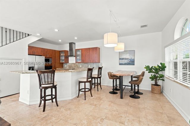 913 SW 8th St 2, Fort Lauderdale, FL 33315