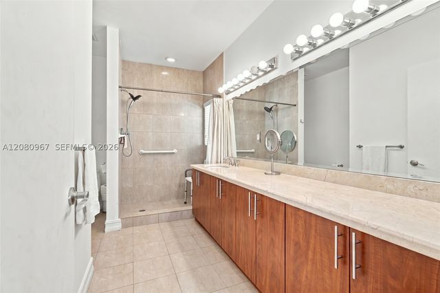 913 SW 8th St 2, Fort Lauderdale, FL 33315