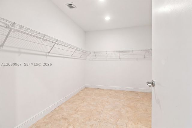 913 SW 8th St 2, Fort Lauderdale, FL 33315