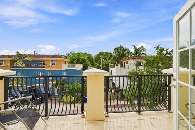 913 SW 8th St 2, Fort Lauderdale, FL 33315