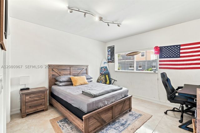 913 SW 8th St 2, Fort Lauderdale, FL 33315