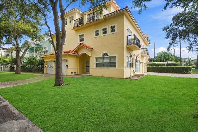 913 SW 8th St 2, Fort Lauderdale, FL 33315
