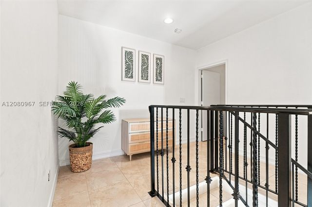 913 SW 8th St 2, Fort Lauderdale, FL 33315