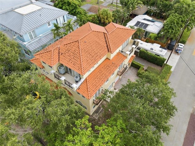 913 SW 8th St 2, Fort Lauderdale, FL 33315