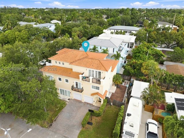 913 SW 8th St 2, Fort Lauderdale, FL 33315