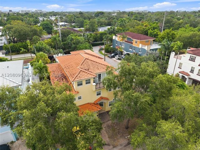 913 SW 8th St 2, Fort Lauderdale, FL 33315
