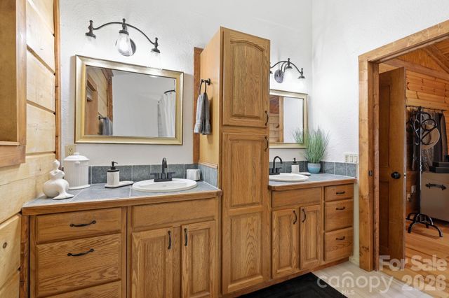 619 Leisure Lane, Burnsville, NC 28714