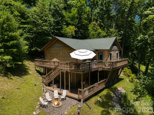 619 Leisure Lane, Burnsville, NC 28714