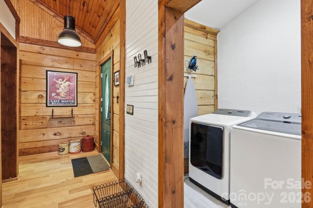 619 Leisure Lane, Burnsville, NC 28714