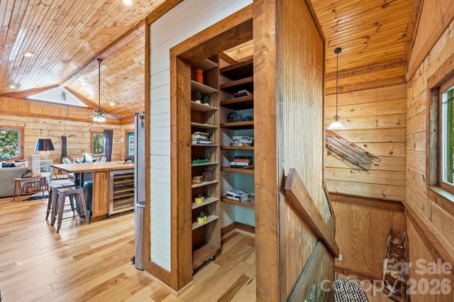 619 Leisure Lane, Burnsville, NC 28714