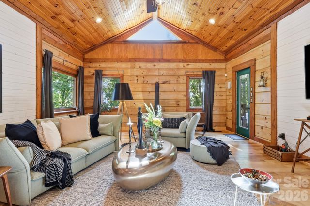 619 Leisure Lane, Burnsville, NC 28714
