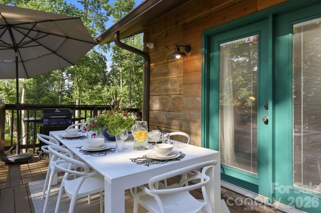 619 Leisure Lane, Burnsville, NC 28714