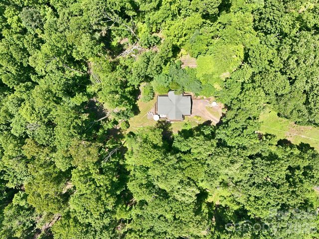619 Leisure Lane, Burnsville, NC 28714