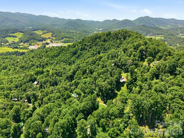 619 Leisure Lane, Burnsville, NC 28714