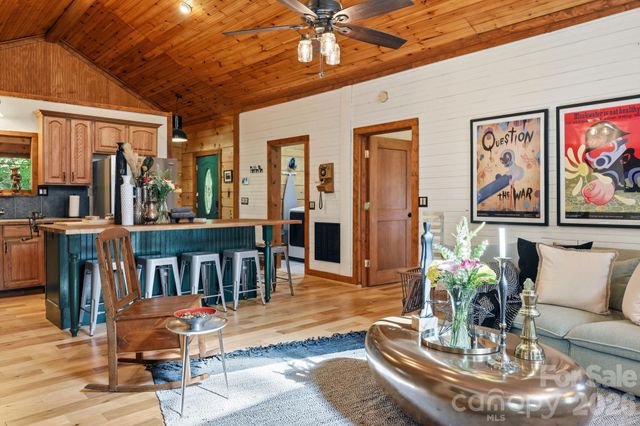 619 Leisure Lane, Burnsville, NC 28714