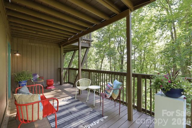 619 Leisure Lane, Burnsville, NC 28714