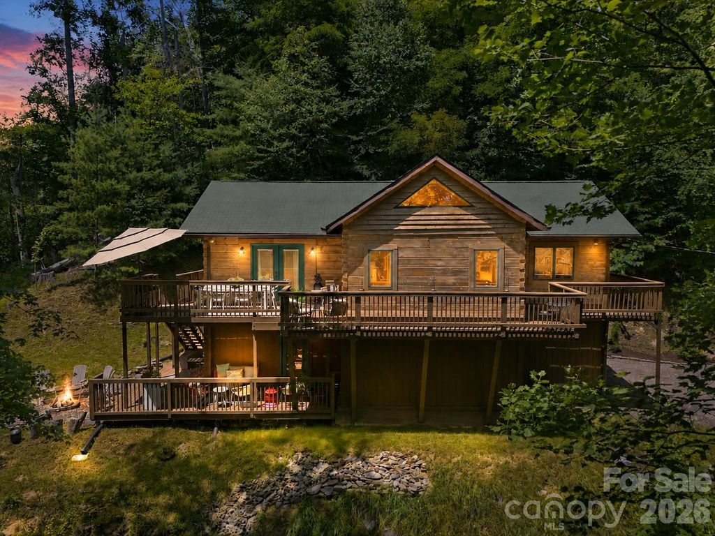 619 Leisure Lane, Burnsville, NC 28714