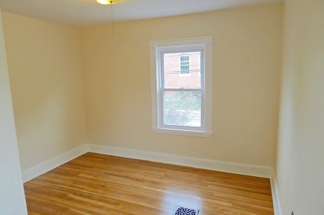 155 Oak St, Newton, MA 02464