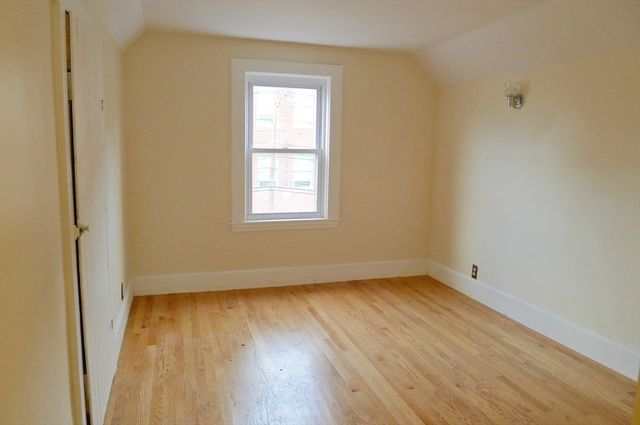 155 Oak St, Newton, MA 02464