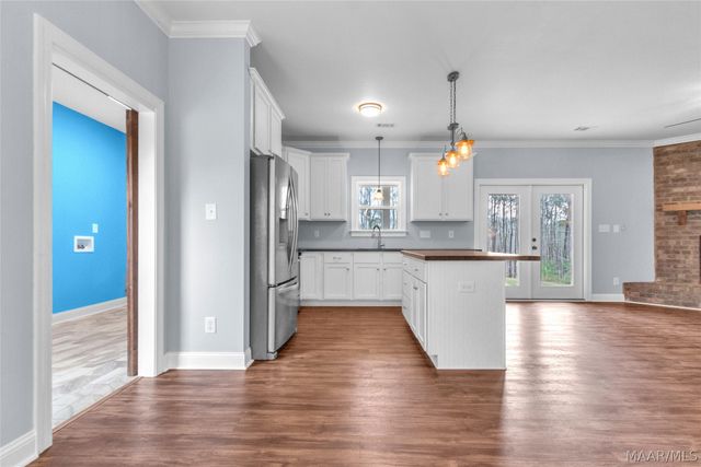 920 Lake Point Road, Eclectic, AL 36024