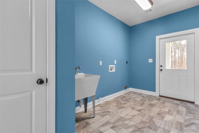 920 Lake Point Road, Eclectic, AL 36024