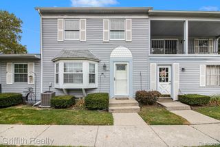 229 Lake Village Drive, Walled Lake, MI 48390