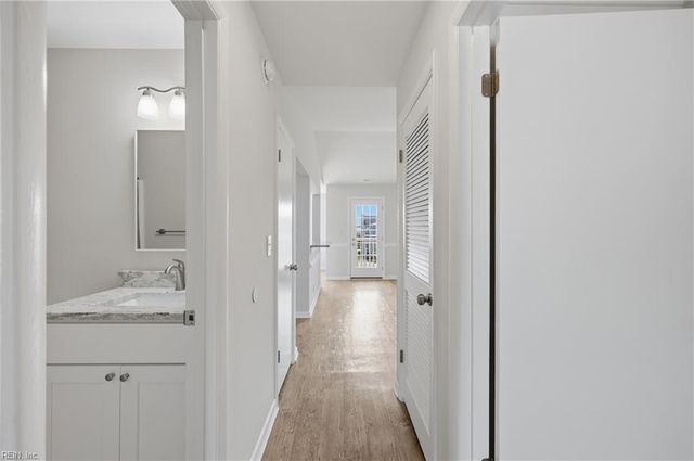 1828 Chantilly CT, Virginia Beach, VA 23451