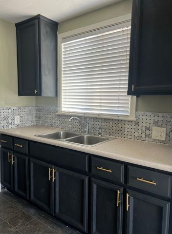 1709 Roanoke Ave, Sacramento, CA 95838