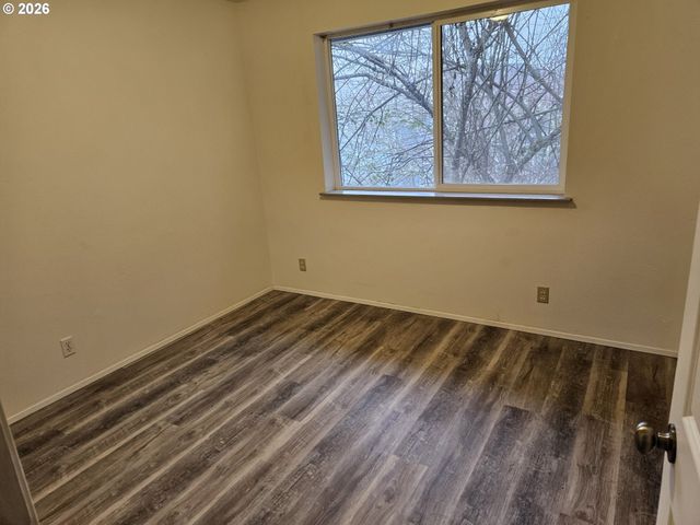 421 S 58TH St 2, Springfield, OR 97478