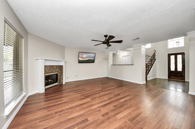 1024 Glenview Drive, Pearland, TX 77581