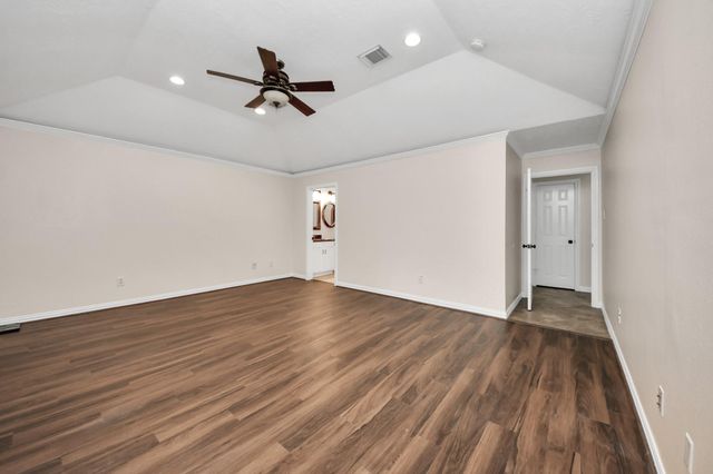 1024 Glenview Drive, Pearland, TX 77581