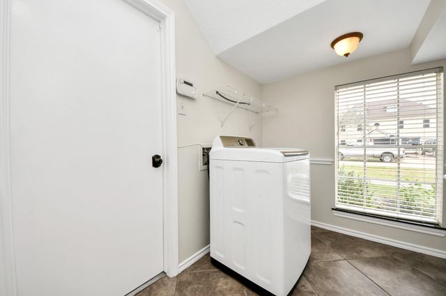 1024 Glenview Drive, Pearland, TX 77581