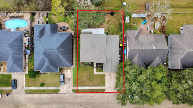 1024 Glenview Drive, Pearland, TX 77581