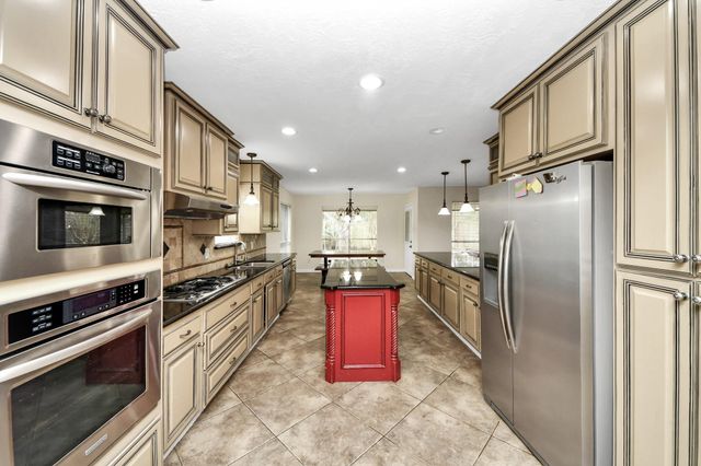 1024 Glenview Drive, Pearland, TX 77581