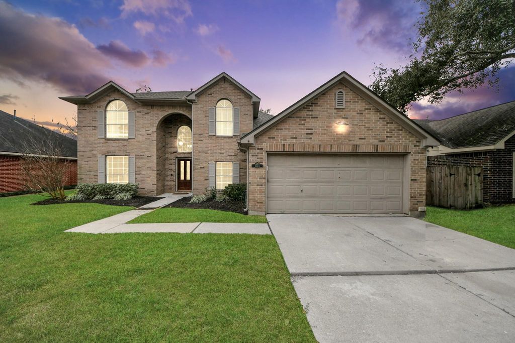 1024 Glenview Drive, Pearland, TX 77581
