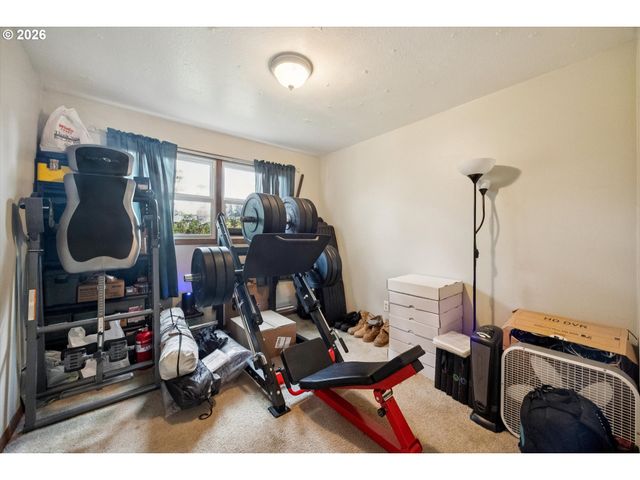 2202 Se 178TH Pl, Portland, OR 97233