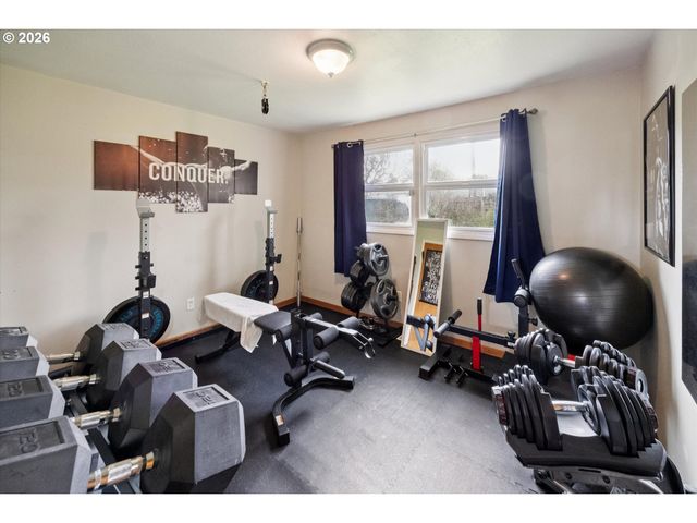 2202 Se 178TH Pl, Portland, OR 97233