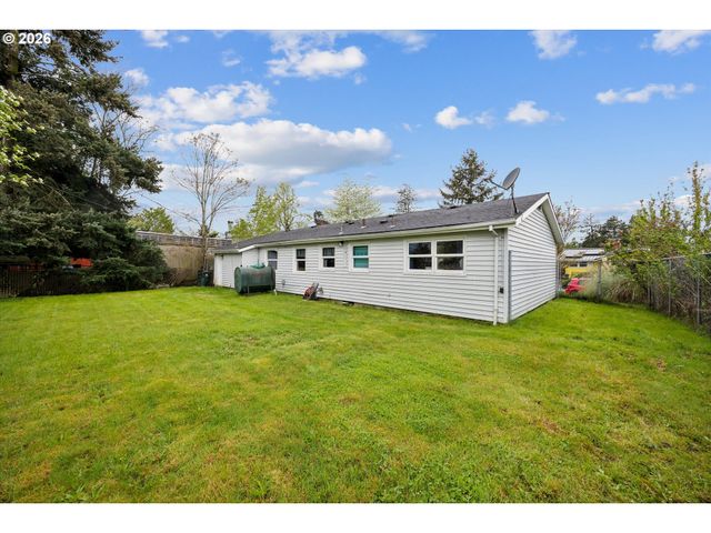 2202 Se 178TH Pl, Portland, OR 97233