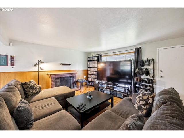 2202 Se 178TH Pl, Portland, OR 97233