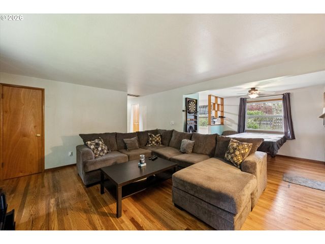 2202 Se 178TH Pl, Portland, OR 97233