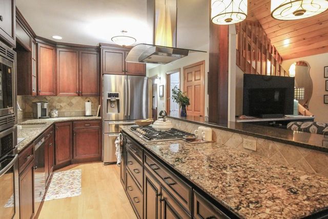W9056 Ripley Road, Cambridge, WI 53523