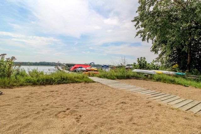 W9056 Ripley Road, Cambridge, WI 53523