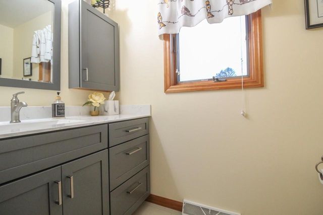 W9056 Ripley Road, Cambridge, WI 53523